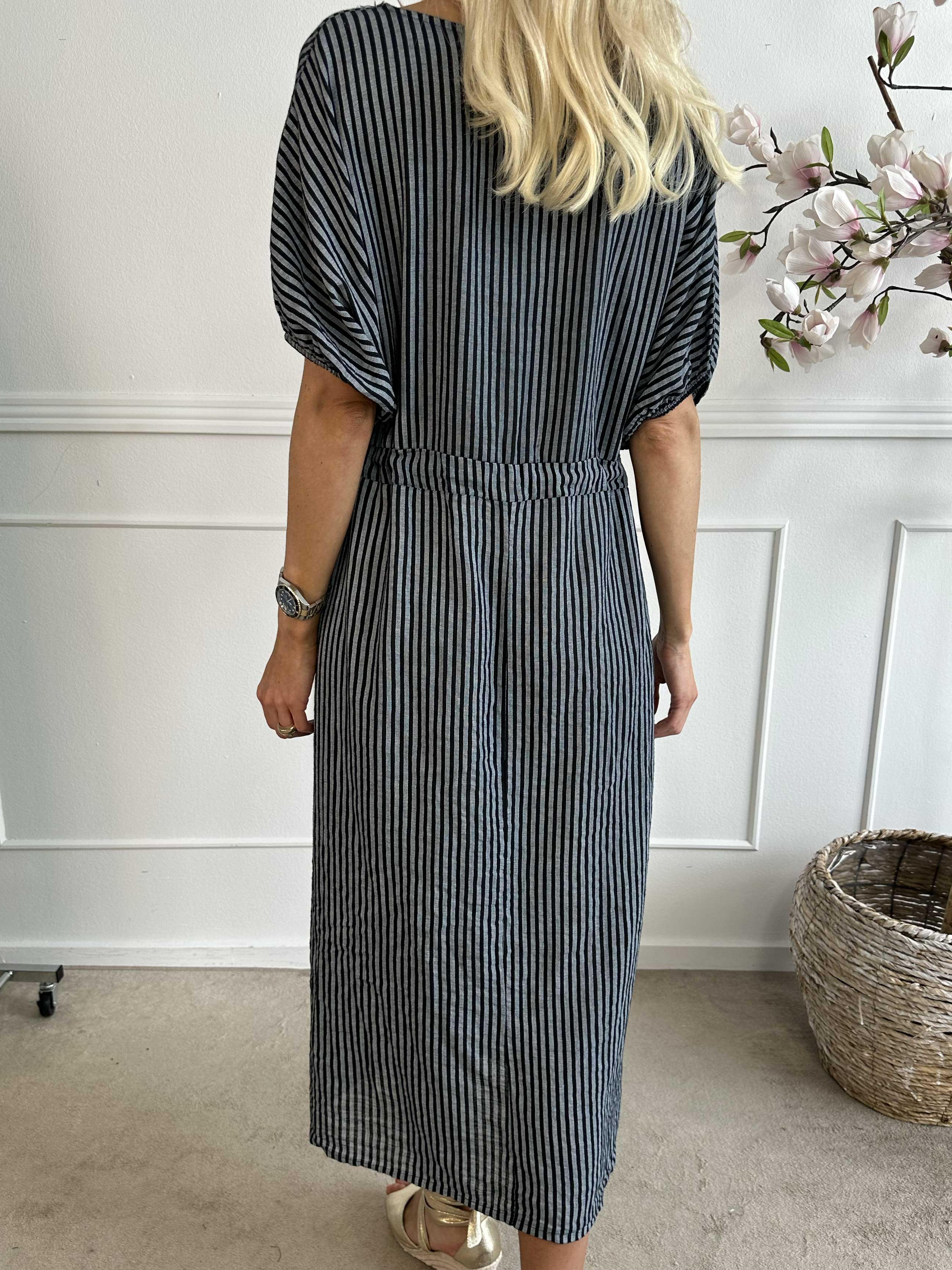 Ellie - Lang bomuldskjole med bindebånd i taljen